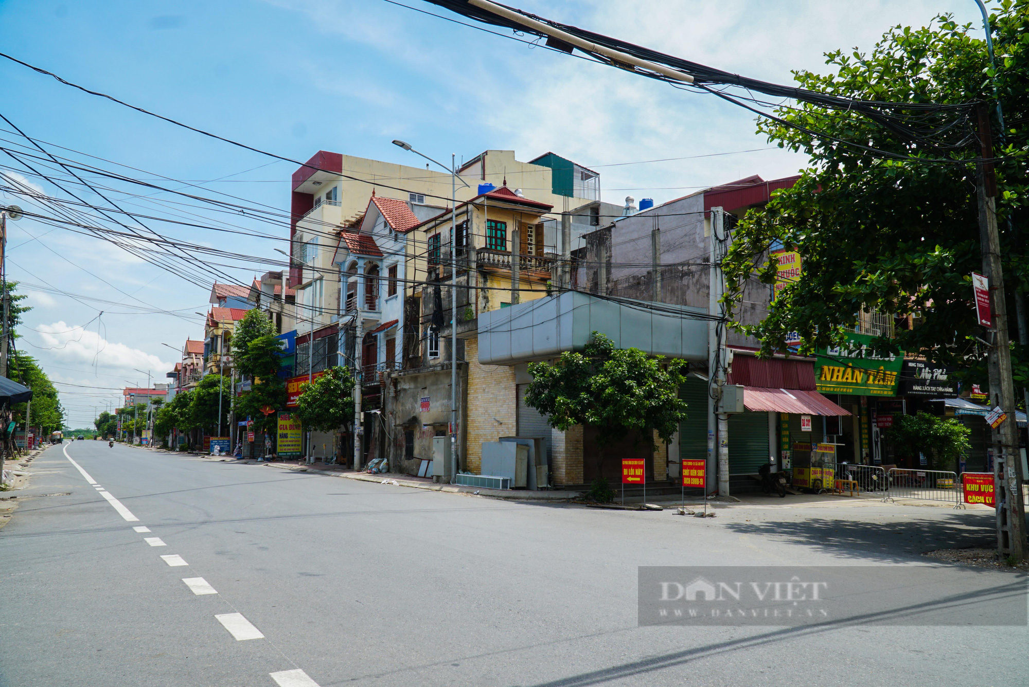 Toàn cảnh 1 thôn hơn 2.000 dân của Hà Nội bị cách ly y tế - Ảnh 12.