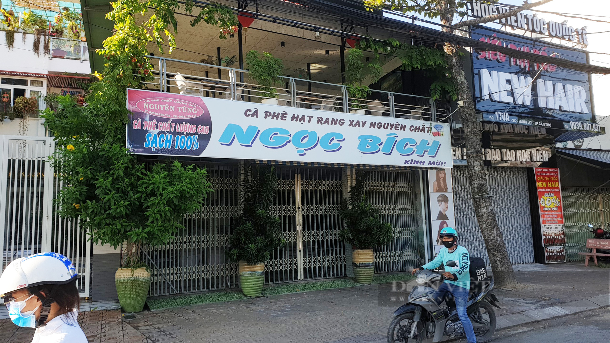 Ngày đầu giãn cách xã hội ở Cần Thơ: Chợ bắt đầu vắng khách, quán cà phê đóng cửa - Ảnh 8.