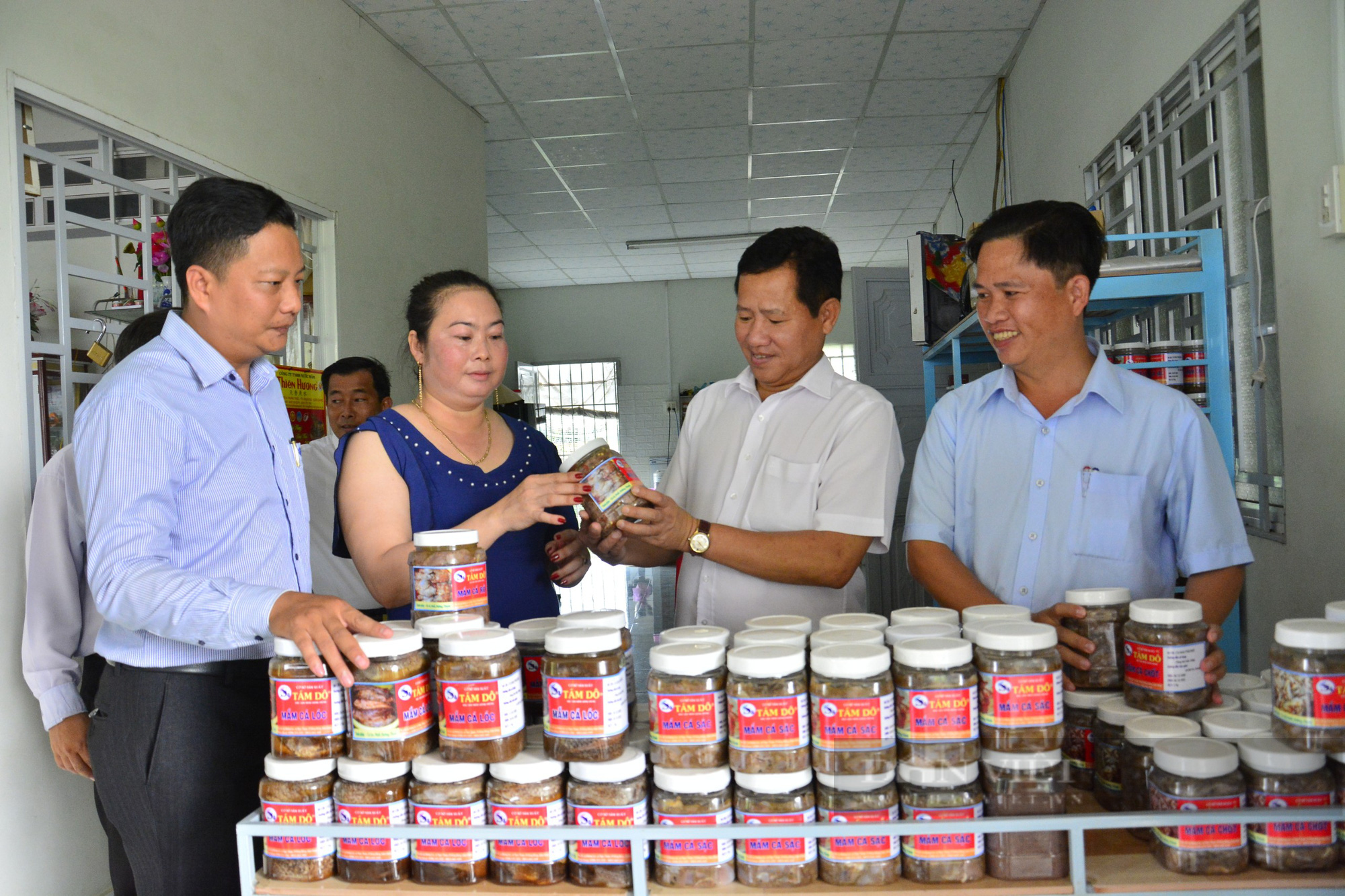 Huyện nông thôn mới tạo điều kiện cho nông dân lập kỳ tích từ vườn cây, rẫy màu, ao cá - Ảnh 12.