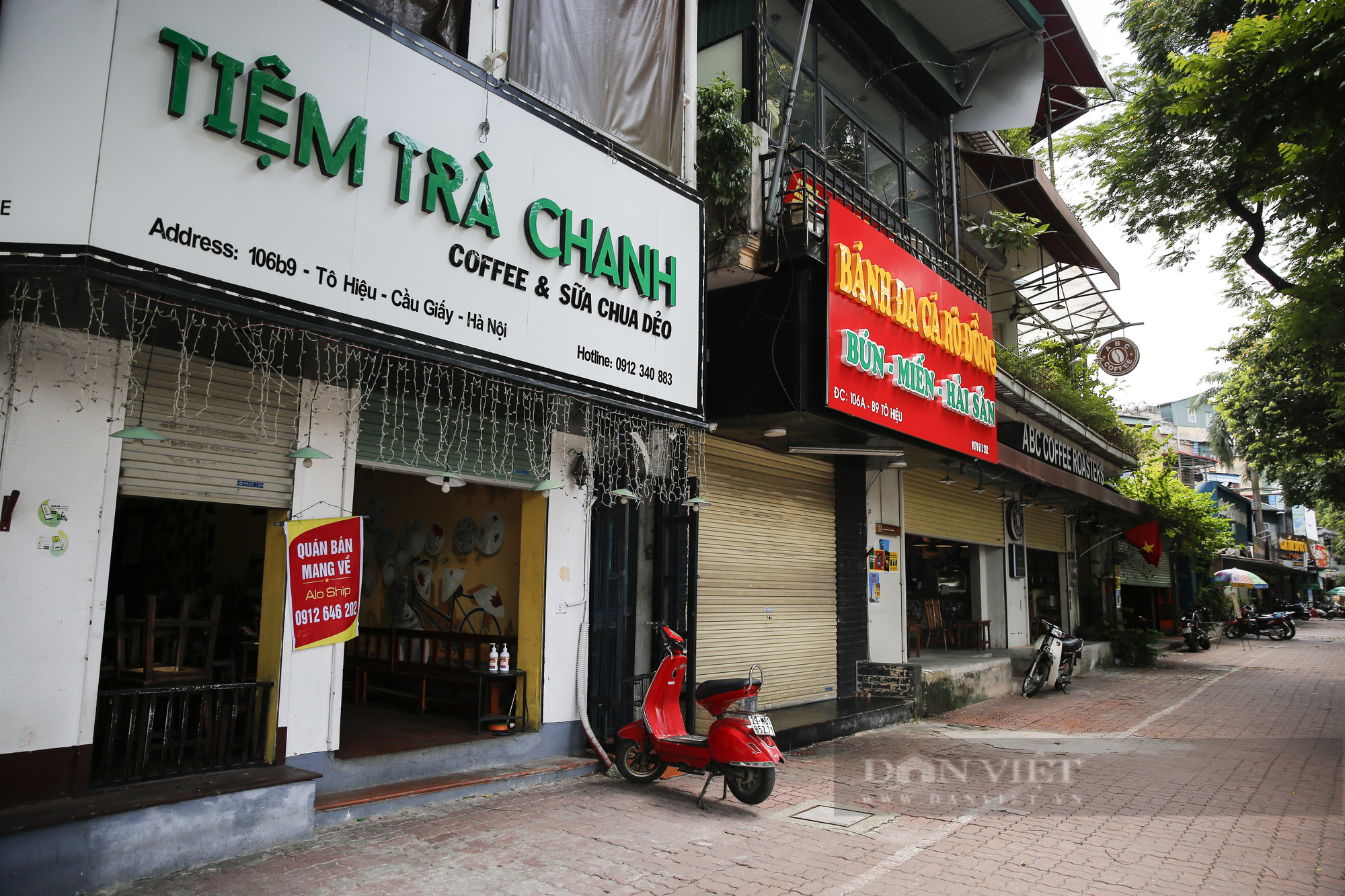 Hàng loạt nhà hàng đóng cửa, treo biển “chỉ bán mang về” - Ảnh 1.