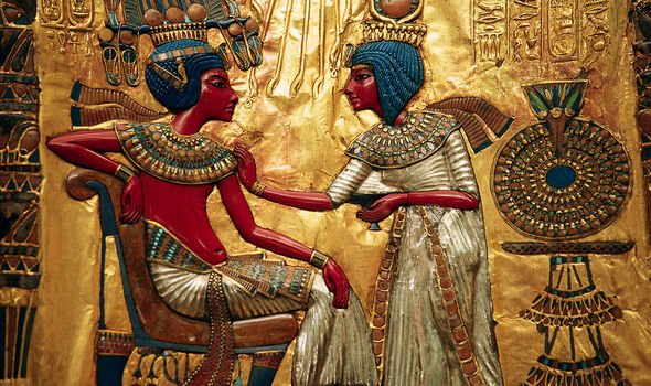 Tiết lộ bí mật về kho báu kếch xù của pharaoh Ai Cập nổi tiếng Tutankhamun - Ảnh 4.