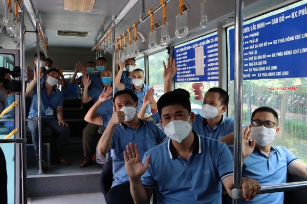 Bắc Ninh cử 25 y, bác sỹ, điều dưỡng giúp TP Hồ Chí Minh chống dịch Covid-19 - Ảnh 1.