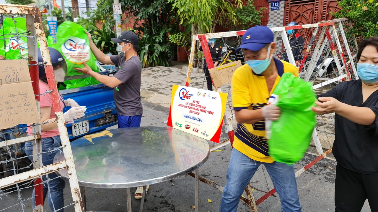 TP.HCM kiên cường trong tâm dịch: Bài 6: Nối tiếp hành trình &quot;Sài Gòn thương nhau&quot; - Ảnh 1.