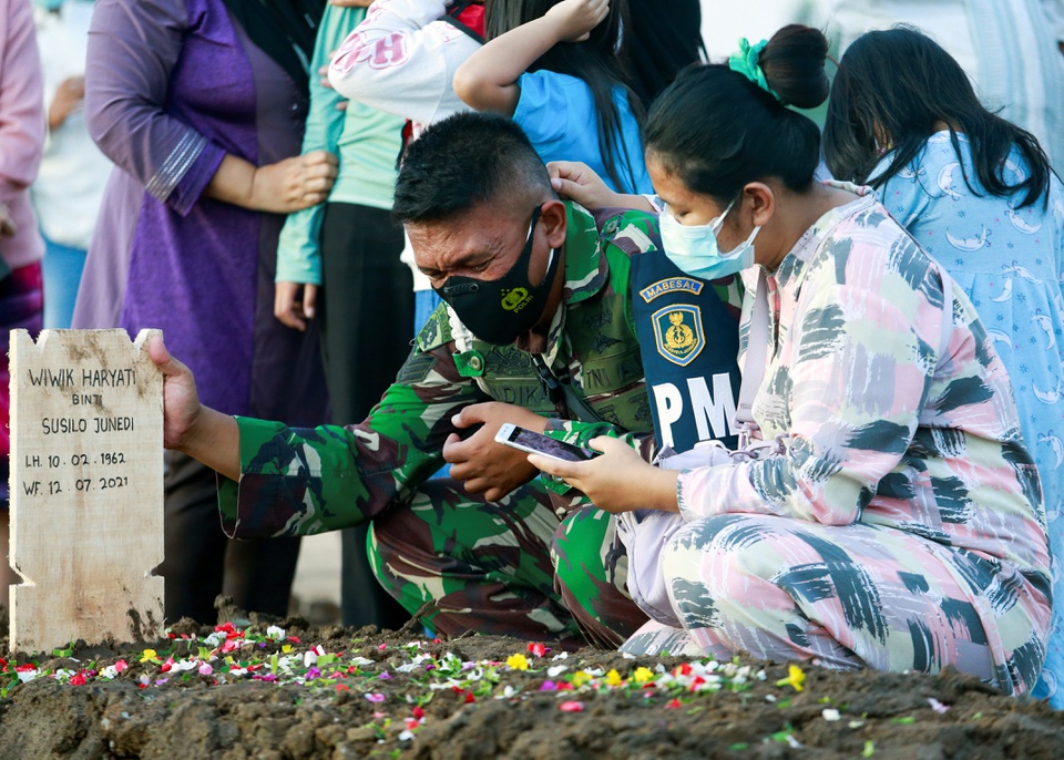 Indonesia vượt Ấn Độ thành tâm dịch châu Á, khủng hoảng oxy lan rộng - Ảnh 5.