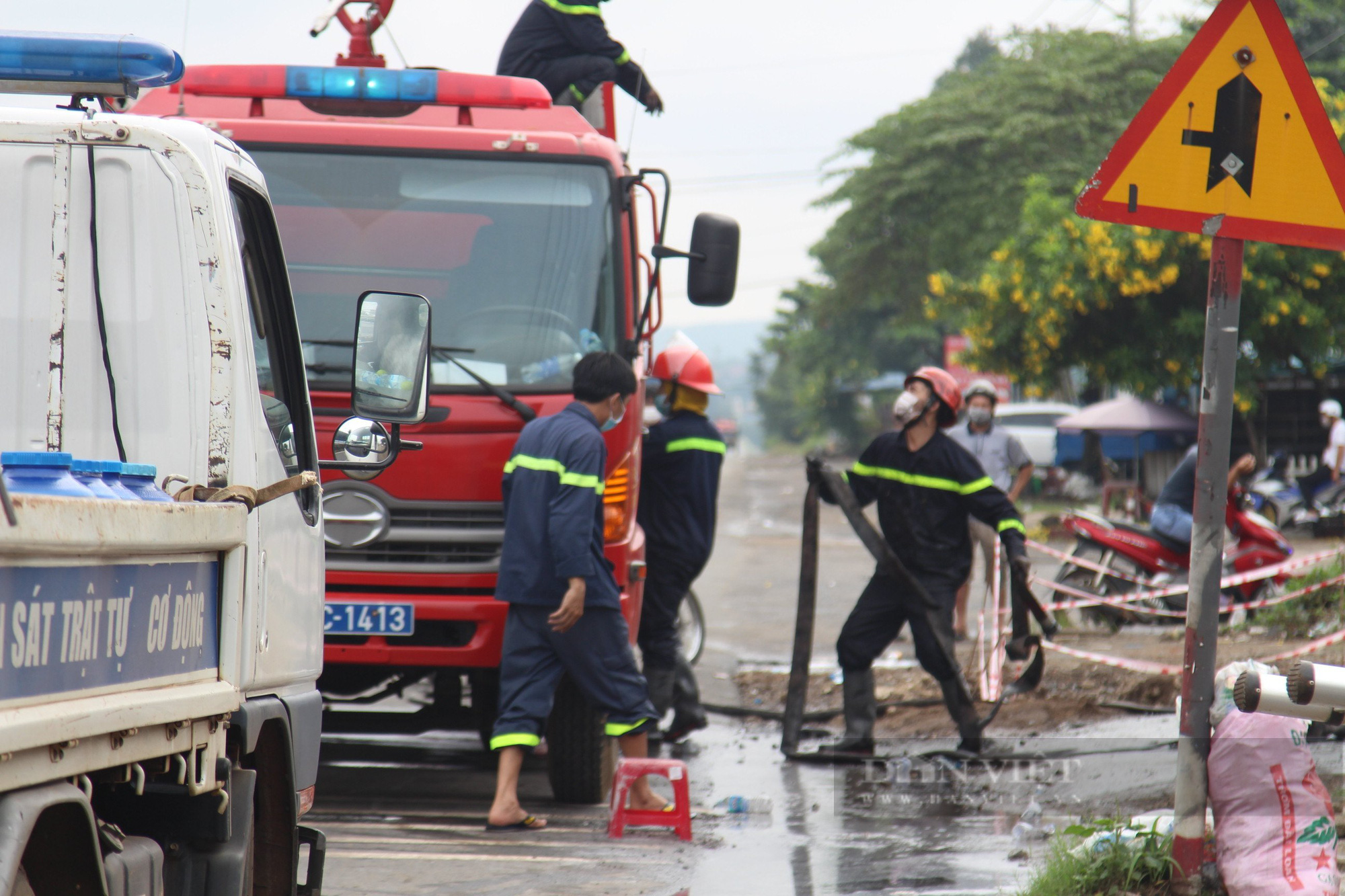 Đồng Nai: Cửa hàng phụ tùng ô tô bị “bà hỏa” thiêu rụi - Ảnh 5.