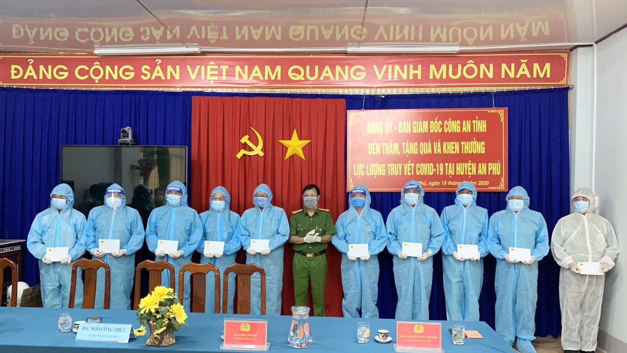 An Giang: Thưởng &quot;nóng&quot; 300 triệu đồng cho Đại đội &quot;truy vết&quot;  - Ảnh 2.