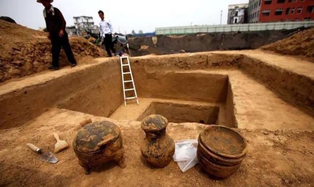 Thi thể 46 cô gái khỏa thân trong cổ mộ hơn 2.000 năm tuổi, sốc với bí mật động trời phía sau - Ảnh 3.