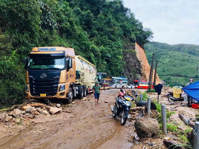 Ảnh: Mưa lớn kéo dài ở Lào Cai, bản Cát Cát tan hoang do mưa lũ - Ảnh 3.