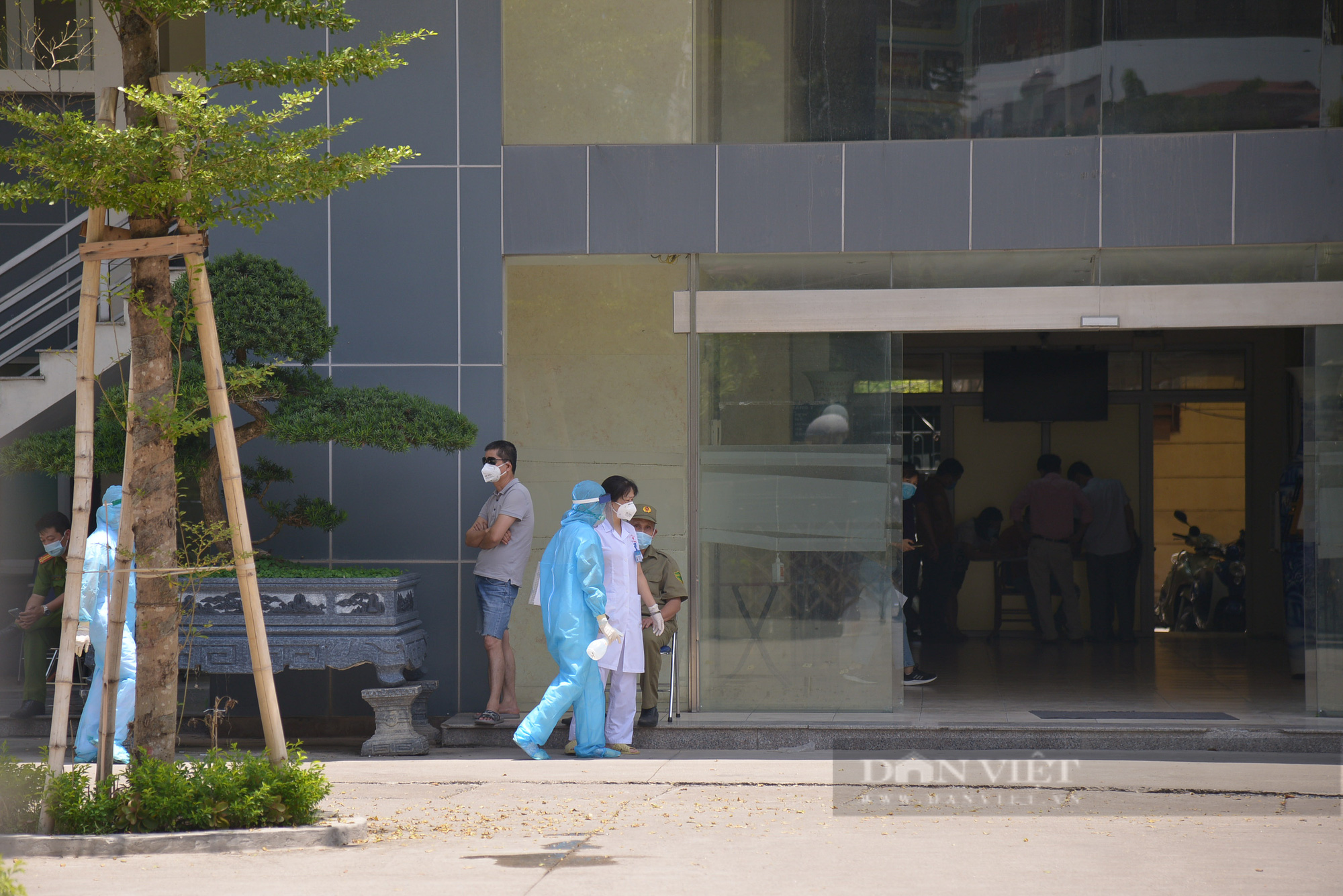 Hà Nội: Phong tỏa trụ sở làm việc nơi có ca F1 liên quan đến chùm bệnh Covid-19 tại  Bắc Ninh - Ảnh 2.