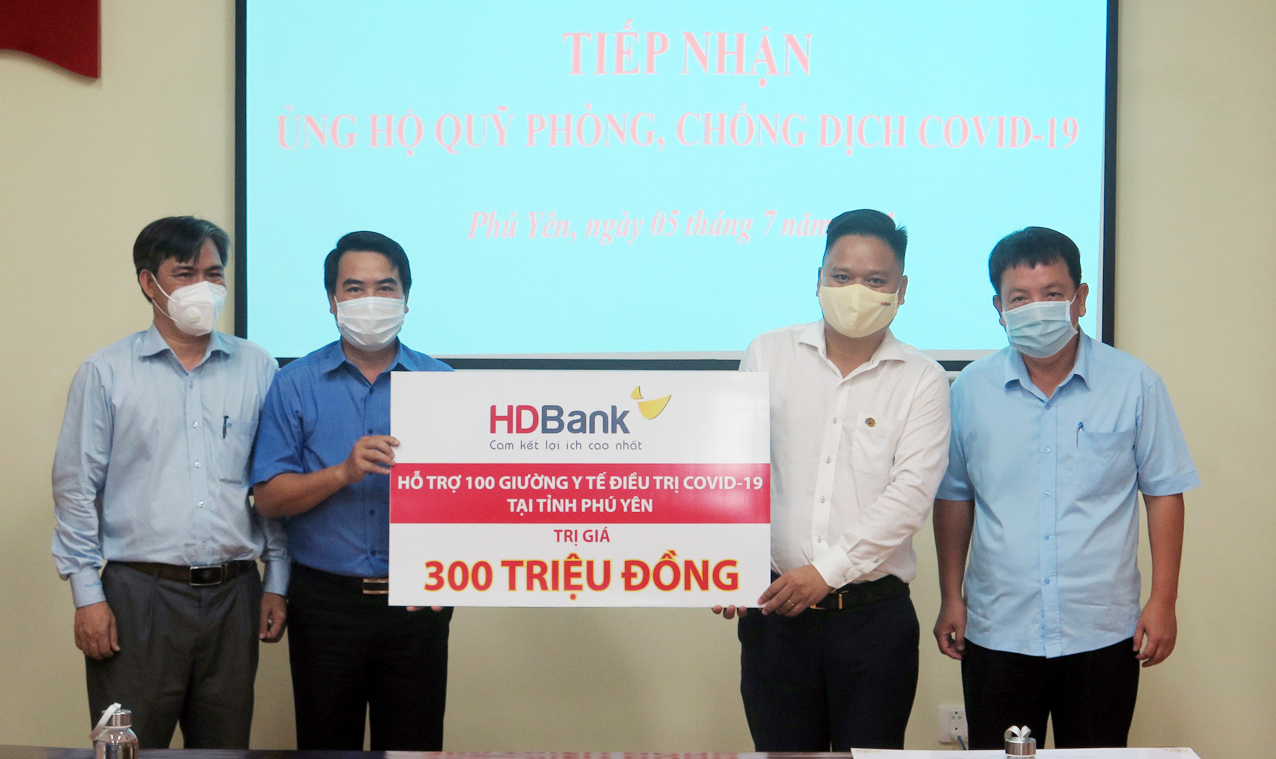 HDBANK TẶNG 100 GIƯỜNG Y TẾ CHO TỈNH PHÚ YÊN - Ảnh 1.