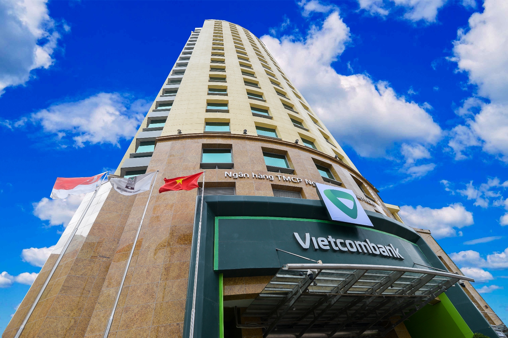 Vietcombank giảm lãi suất tiền vay hỗ trợ khách hàng bị ảnh hưởng bởi đại dịch Covid-19 - Ảnh 2.