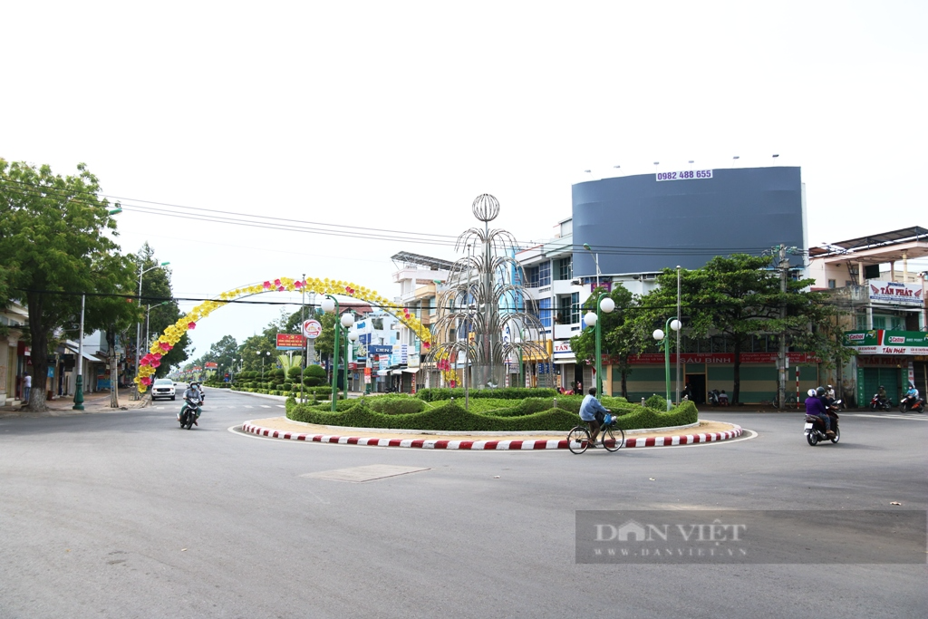 Ninh Thuận: Phố thị Phan Rang-Tháp Chàm vắng lặng ngày đầu giãn cách theo Chỉ thị 16 - Ảnh 1.