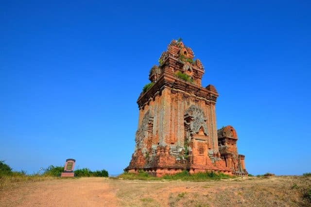8 cụm tháp Chăm ngàn tuổi siêu độc đáo, sừng sừng giữa kinh đô của vương quốc cổ Chăm Pa - Ảnh 5.