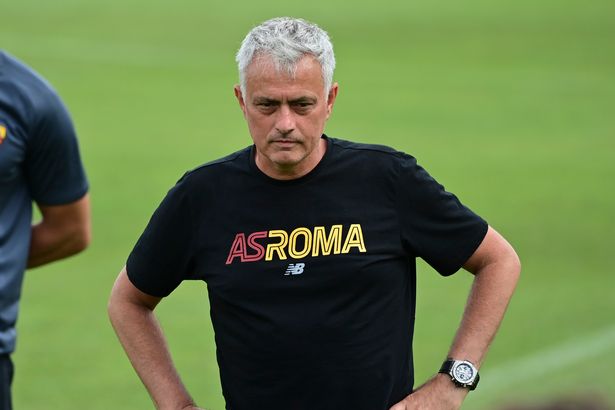 Mourinho đang tính toán chuyển nhượng ở Roma.