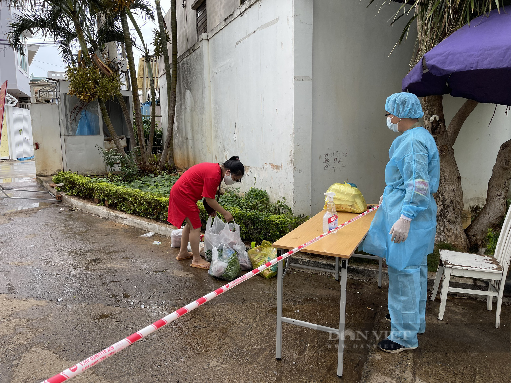 Đắk Lắk: Tạm thời phong tỏa Tòa nhà lớn nhất TP. Buôn Ma Thuột, cách ly hàng trăm người - Ảnh 4.