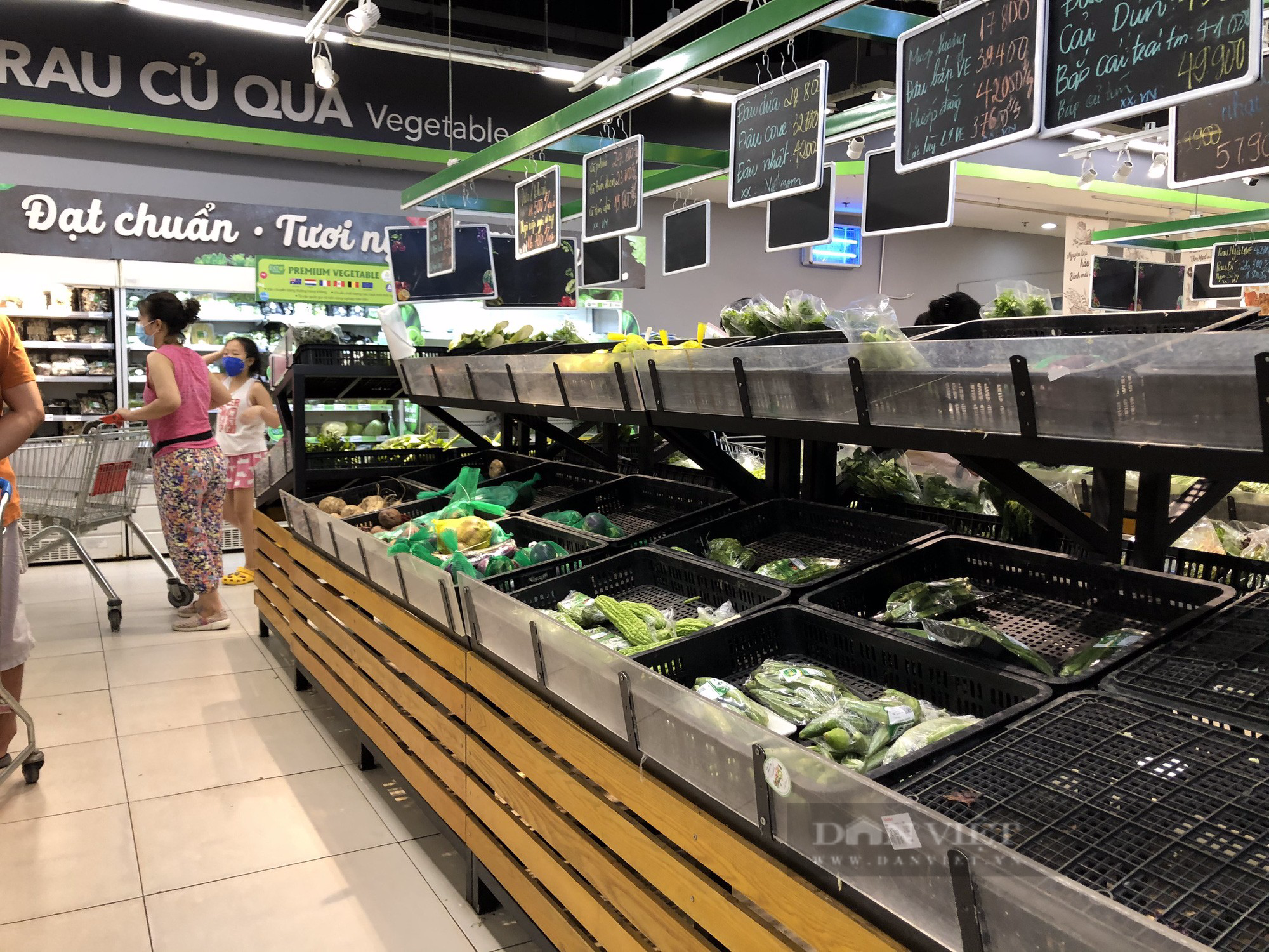 Thực phẩm tại siêu thị Hà Nội hết vèo trong nốt nhạc sau Công điện người dân ở tại nhà từ 0h ngày 19/7 - Ảnh 3.