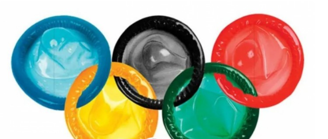 Olympic Tokyo: VĐV nên lấy bao cao su để... làm kỷ niệm - Ảnh 1.