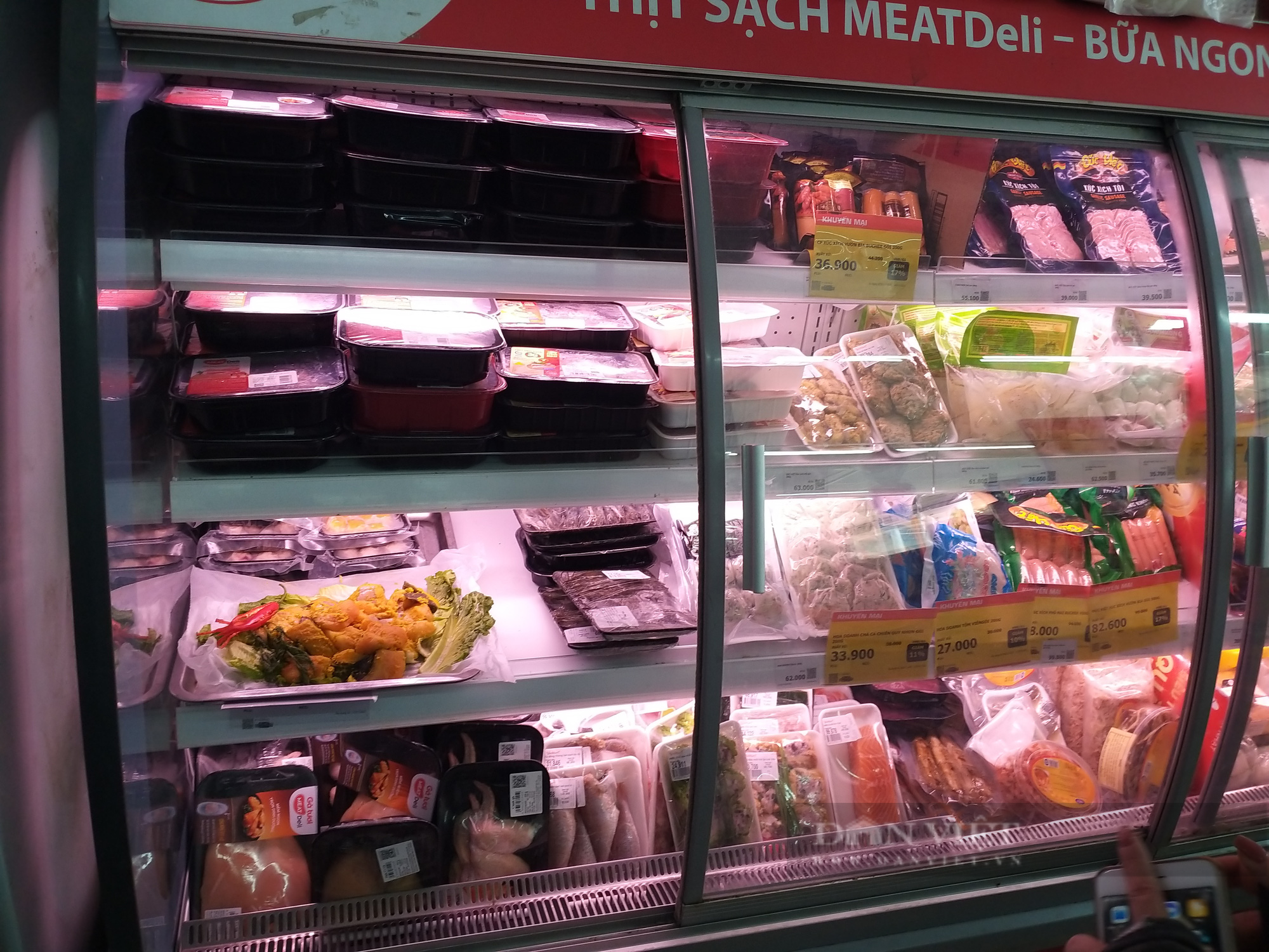 Hà Nội: Thịt lợn, gà đầy chợ, khách bình thản mua thực phẩm tiêu dùng  - Ảnh 4.