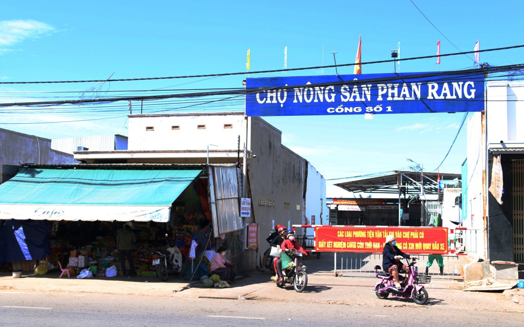 Ninh Thuận: Tạm dừng hoạt động chợ đầu mối nông sản lớn nhất tỉnh để phòng chống dịch Covid-19
