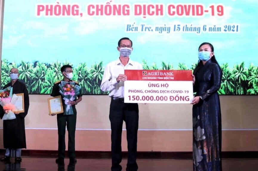 Các Chi nhánh Agribank khu vực Tây Nam Bộ ủng hộ Qũy phòng, chống Covid-19 số tiền 2 tỷ đồng - Ảnh 3.