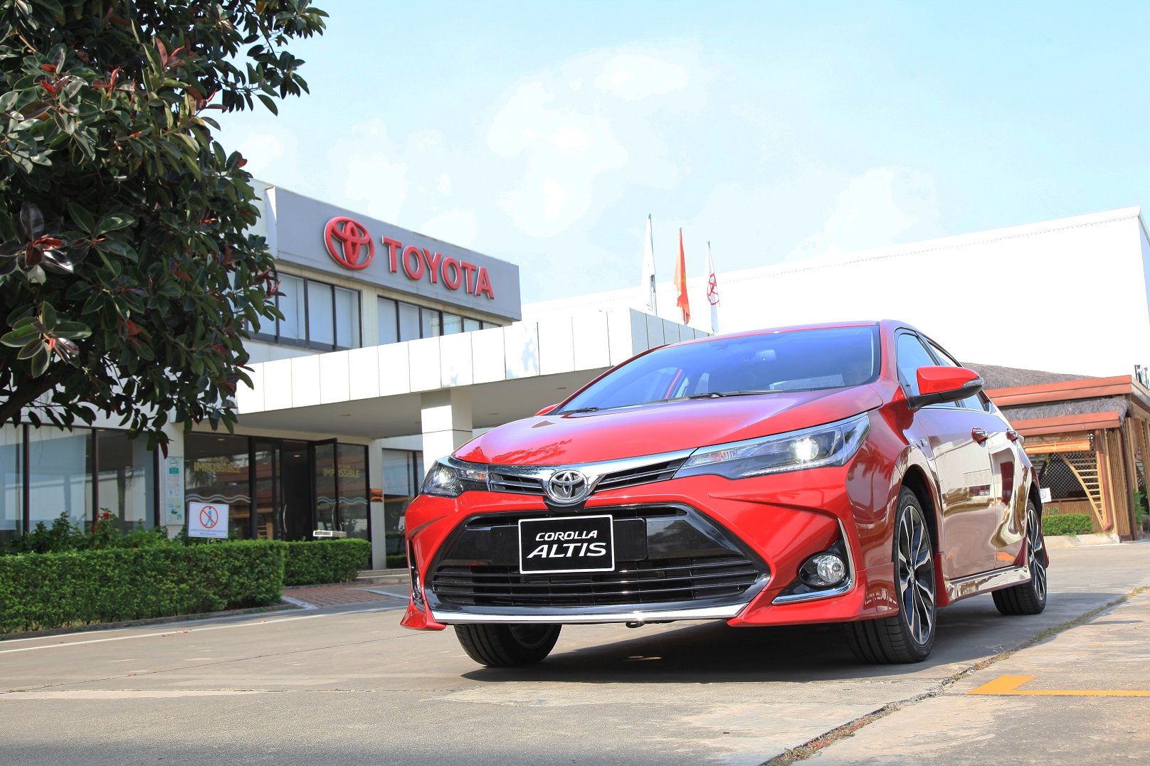 Toyota Corolla Altis đã quá lỗi thời, cũ kỹ và già nua! - Ảnh 2.