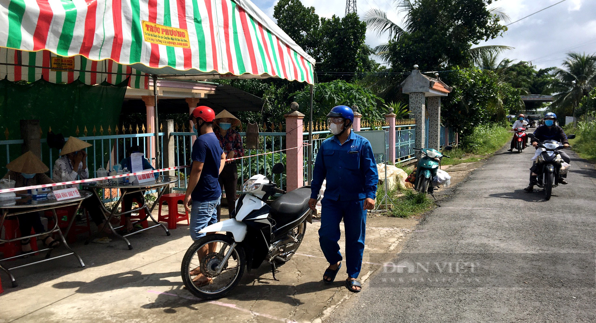 Dịch Covid-19 tấn công, xã cù lao buộc “thông chốt” để nông dân bán nông sản tới vụ - Ảnh 4.