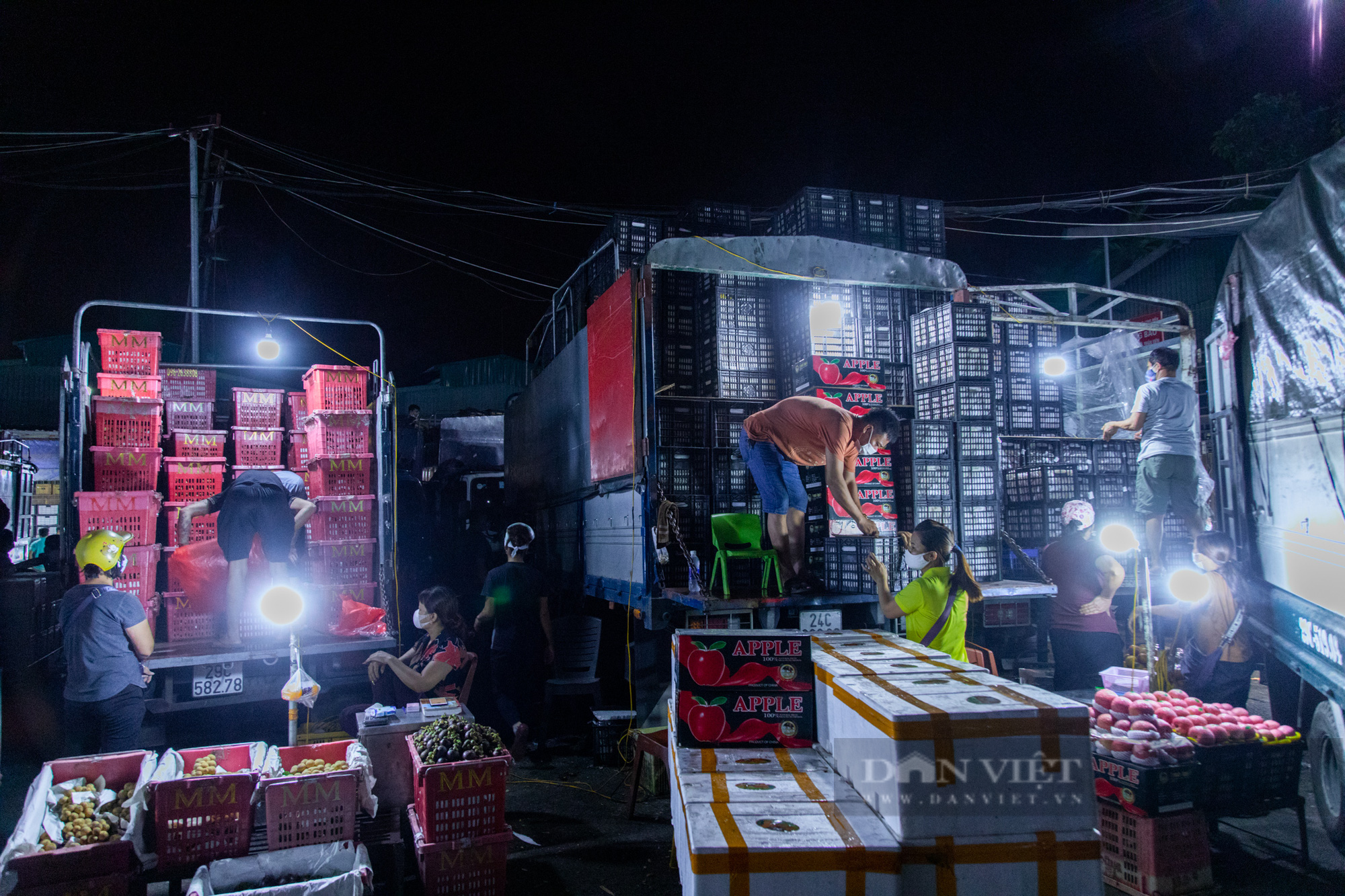 Trầm lắng với tiểu thương chợ đầu mối Long Biên trong mùa dịch Covid-19: &quot;Buôn gì lỗ nấy&quot; - Ảnh 4.