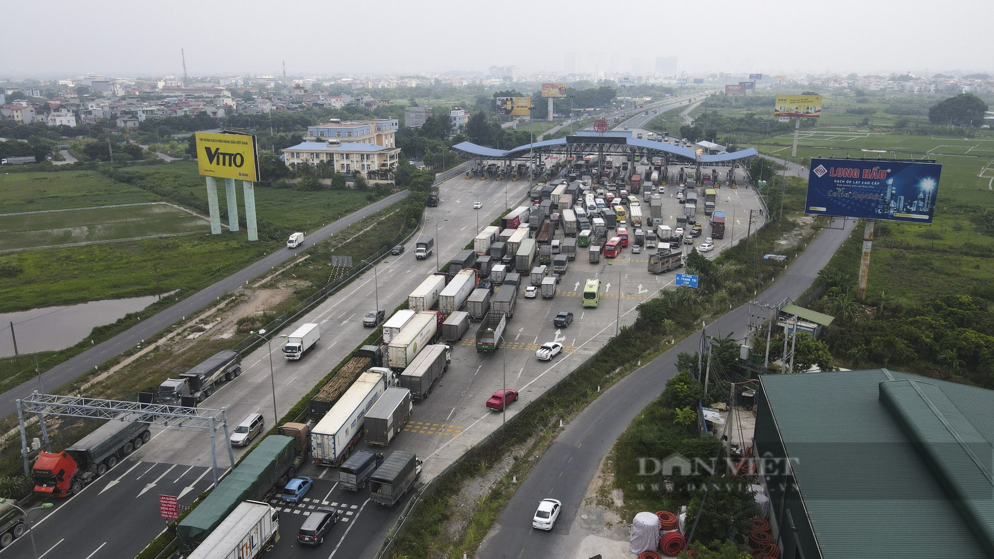 Ùn xe hàng km ở chốt Pháp Vân-Cầu Giẽ, nhiều tài xế thiếu giấy xét nghiệm - Ảnh 8.