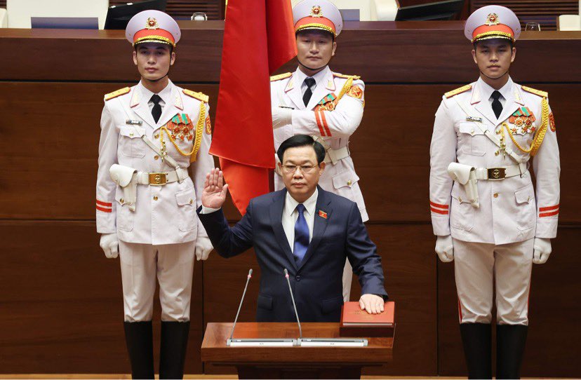 Lời hứa của Chủ tịch Quốc hội khóa XV Vương Đình Huệ khi phát biểu nhậm chức - Ảnh 1.