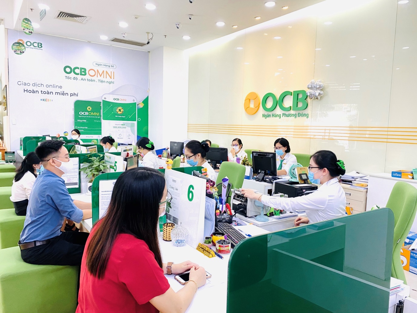 Tích cực đồng hành cùng khách hàng, OCB vẫn đảm bảo kinh doanh hiệu quả - Ảnh 1.