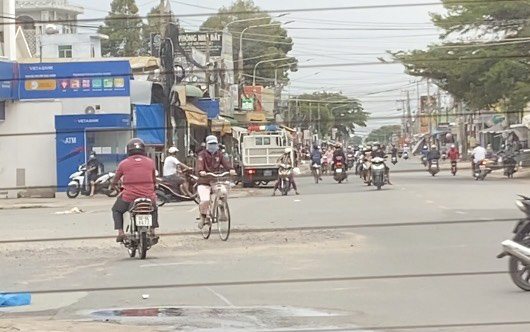 Đồng Nai: Trảng Dài phát phiếu đi chợ sau nhiều ngày người dân kéo nhau ra đường dù đang phong tỏa 