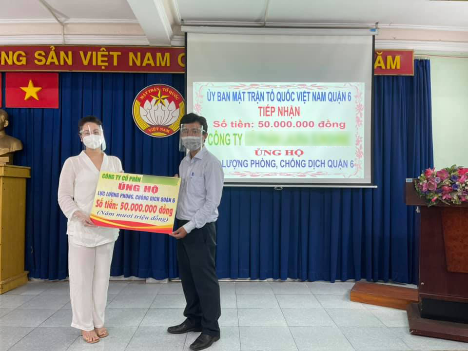 Chuyện của sao Việt (23/7): Nhật Kim Anh quyên góp &quot;khủng&quot; giúp người dân vùng dịch - Ảnh 2.