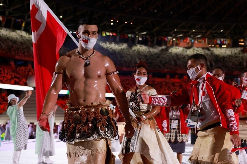Pita Taufatofua, người cầm cờ Tonga cởi trần &quot;hot&quot; nhất lễ khai mạc Olympic 2020 - Ảnh 3.