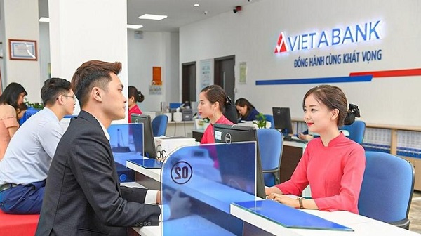 Sau 3 phiên chào sàn rực rỡ, cổ đông lớn của VietABank bất ngờ nói chia tay khiến cổ phiếu VAB giảm kịch sàn - Ảnh 1.