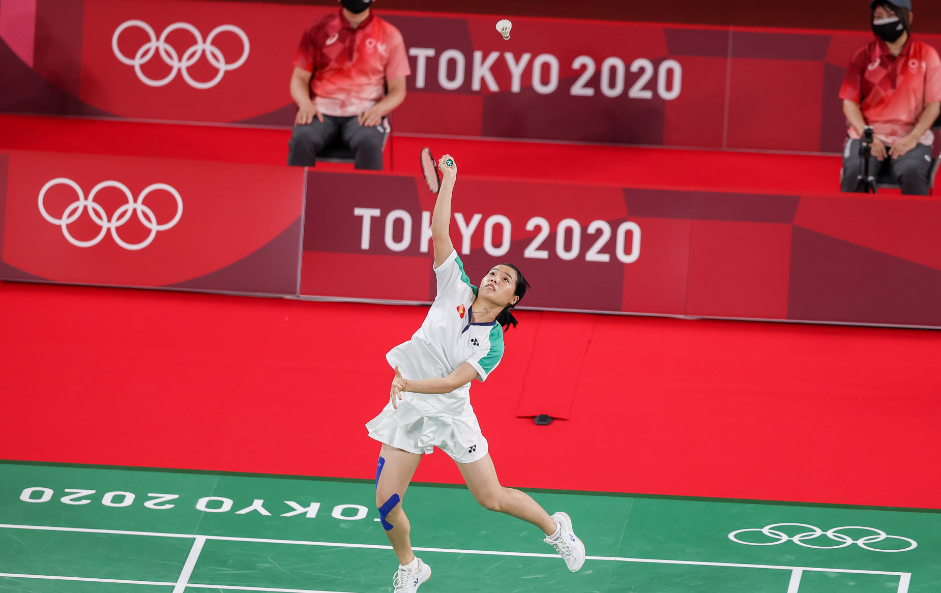 Vẻ đẹp hotgirl cầu lông Việt Nam thắng đối thủ gốc Trung Quốc tại Olympic Tokyo - Ảnh 1.