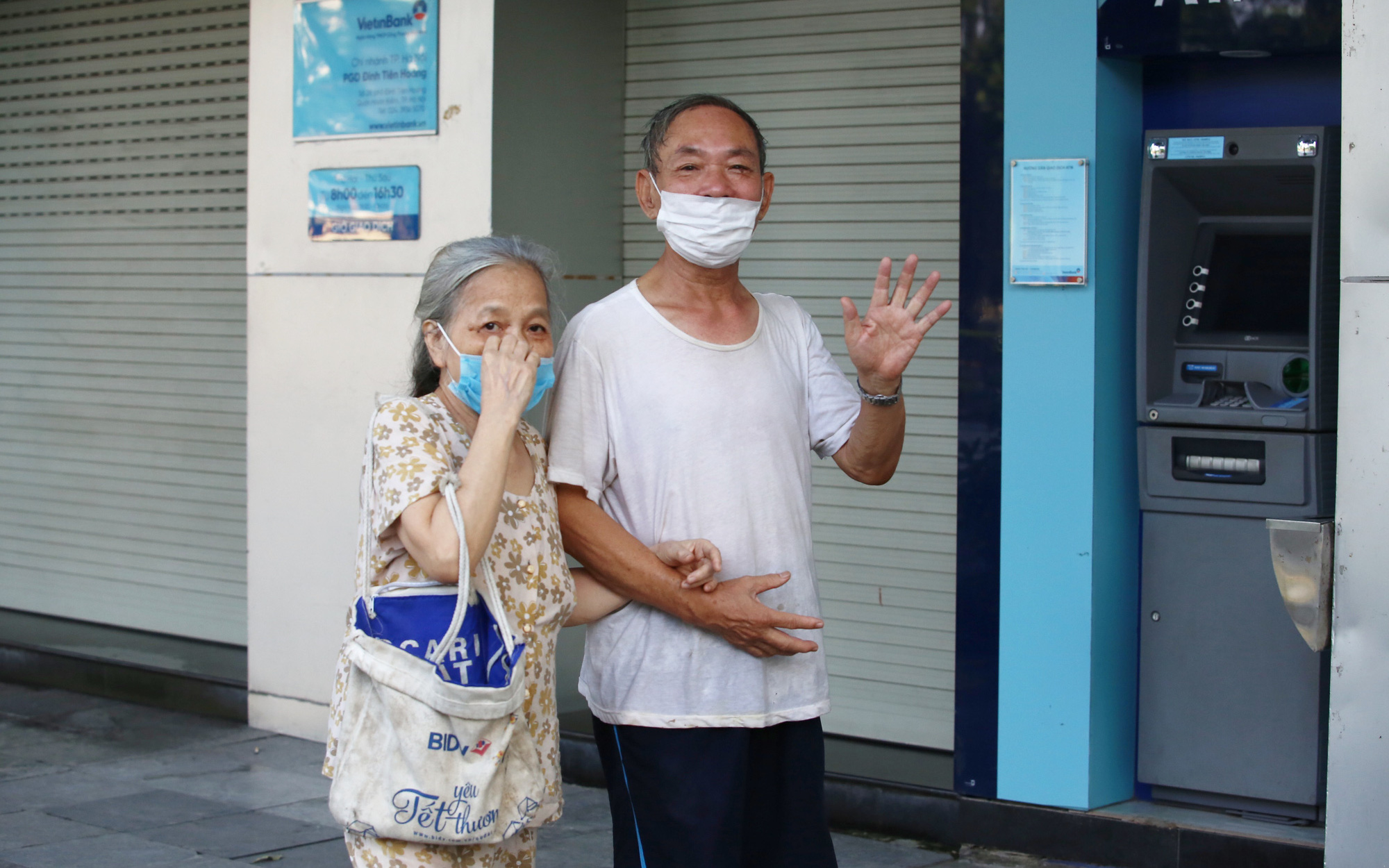 Hà Nội ngày đầu cách ly toàn xã hội: Người dân đồng lòng, chung tay chống dịch Covid-19