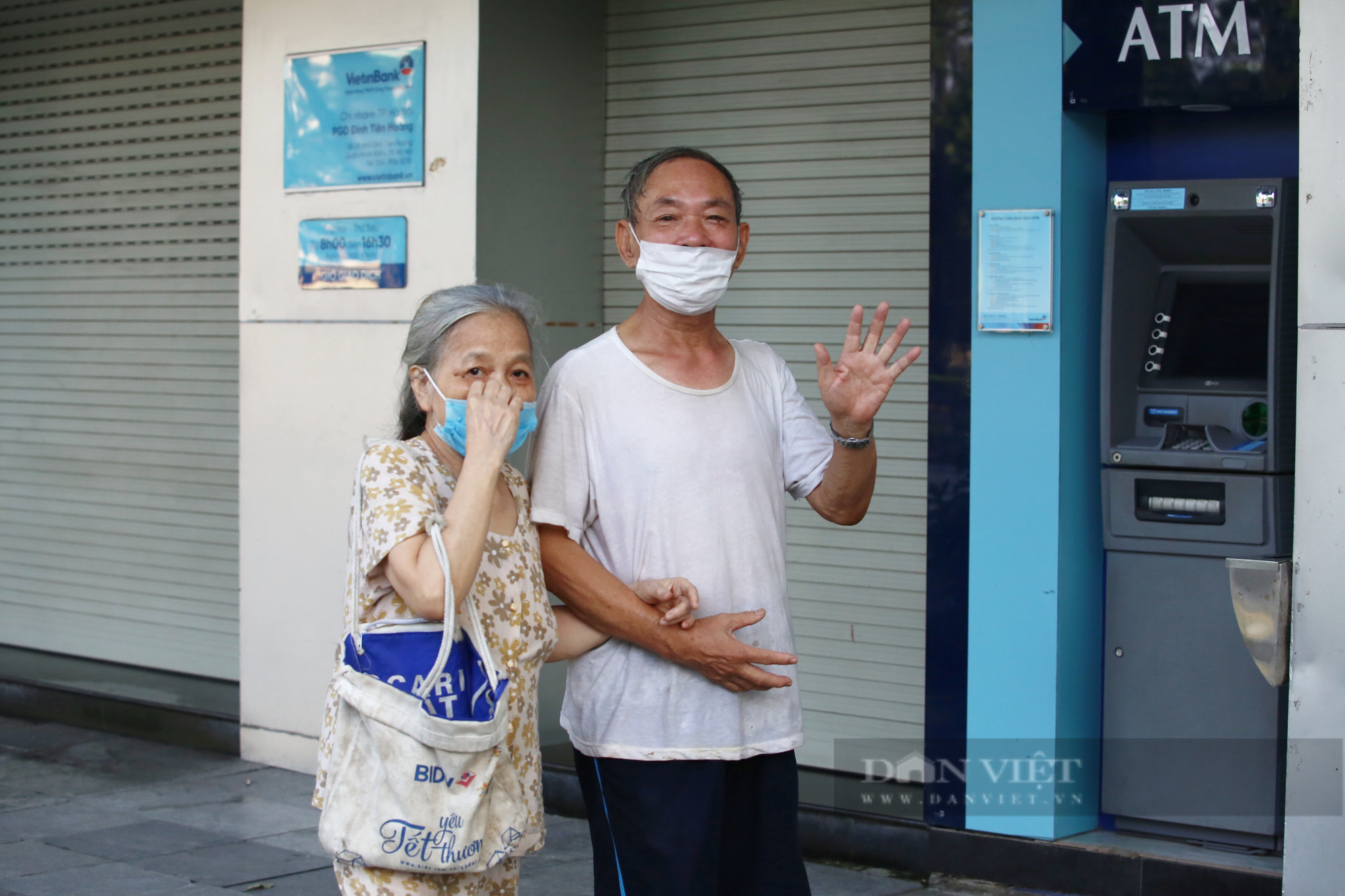 Hà Nội ngày đầu cách ly toàn xã hội: &quot;Chúng tôi yên tâm đồng lòng thực hiện, không sợ dịch Covid-19&quot; - Ảnh 3.