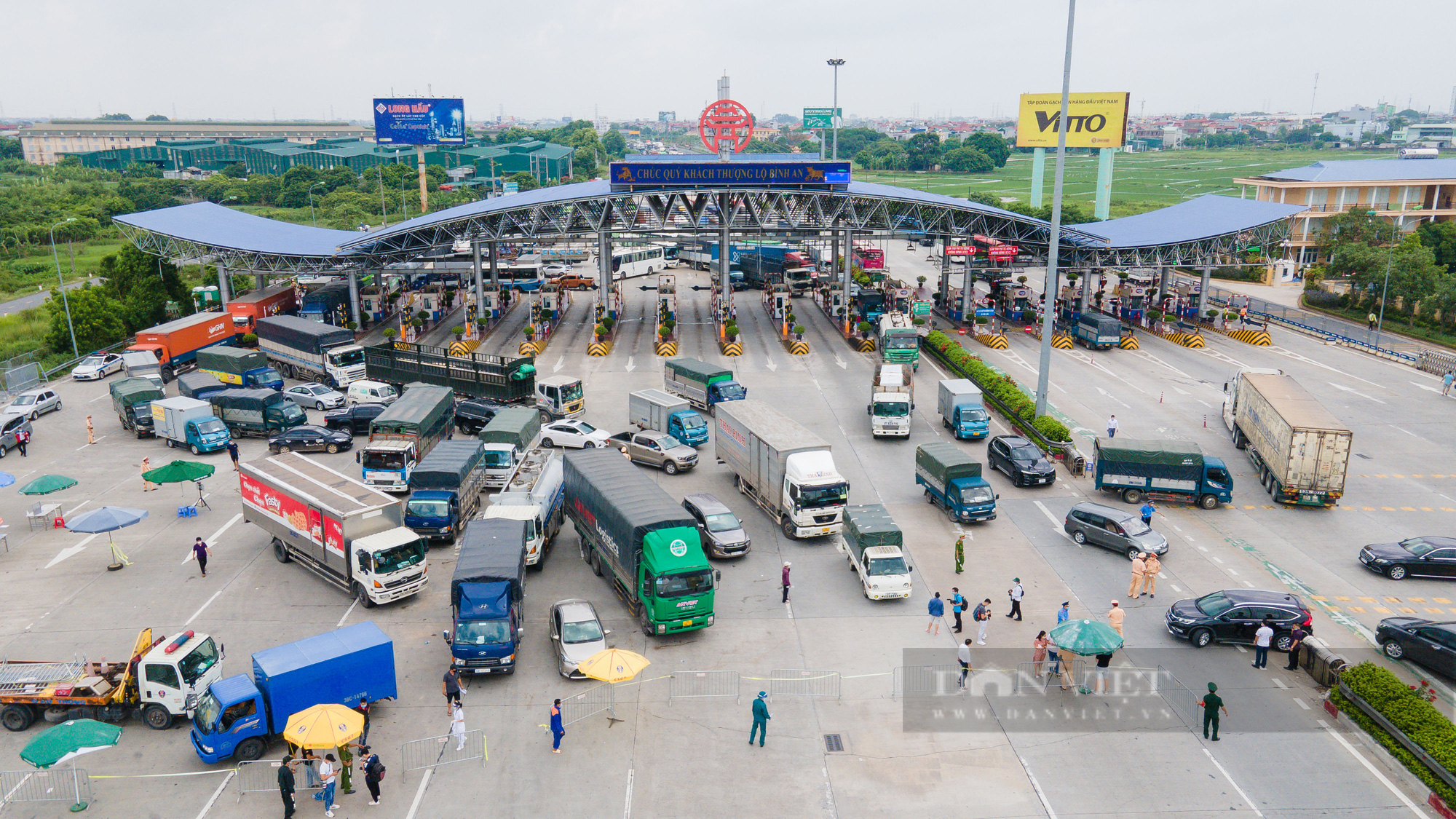 Tài xế đi hơn 1000km từ Vĩnh Long ra Hà Nội bị yêu cầu quay xe - Ảnh 2.