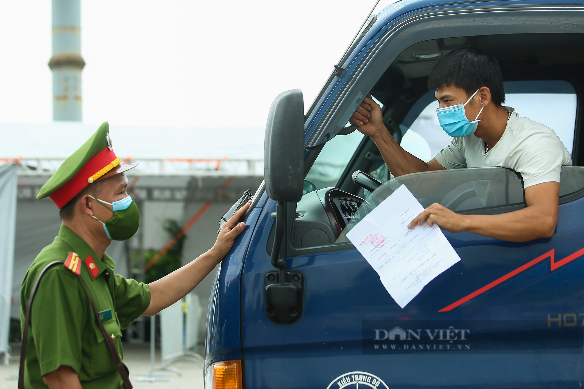 Tài xế đi hơn 1000km từ Vĩnh Long ra Hà Nội bị yêu cầu quay xe - Ảnh 8.