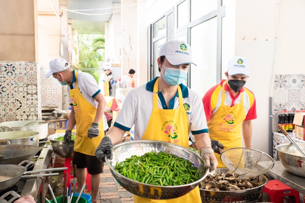 Bữa cơm yêu thương - chia sẻ để gần nhau hơn - Ảnh 1.