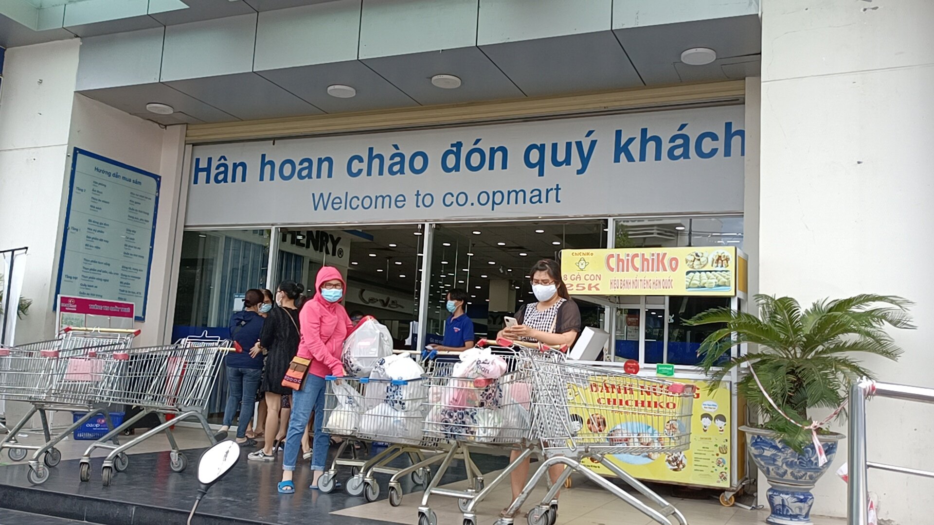 Khánh Hòa: Đóng cửa các chợ, siêu thị người dân  - Ảnh 1.