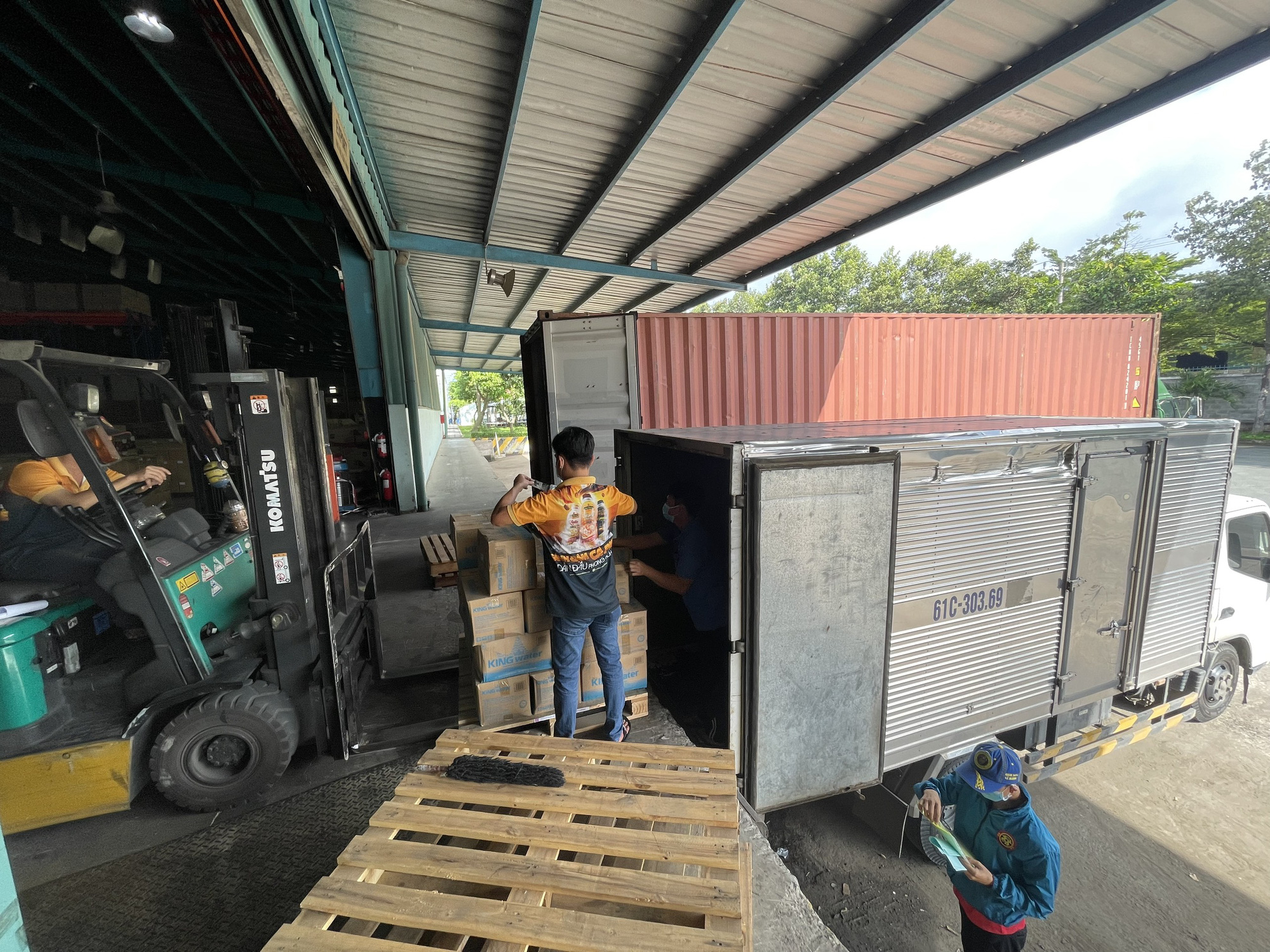 TNI King Coffee tiếp tục hỗ trợ các y bác sĩ tuyến đầu chống dịch tại TP.HCM và Bình Dương - Ảnh 8.