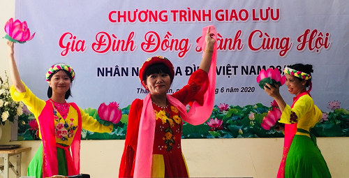 Nghệ sĩ nông dân gìn giữ di sản văn hóa thời Covid Bài 2: Người &quot;đốt cháy&quot; trái tim mình cho nghệ thuật hát xẩm - Ảnh 5.