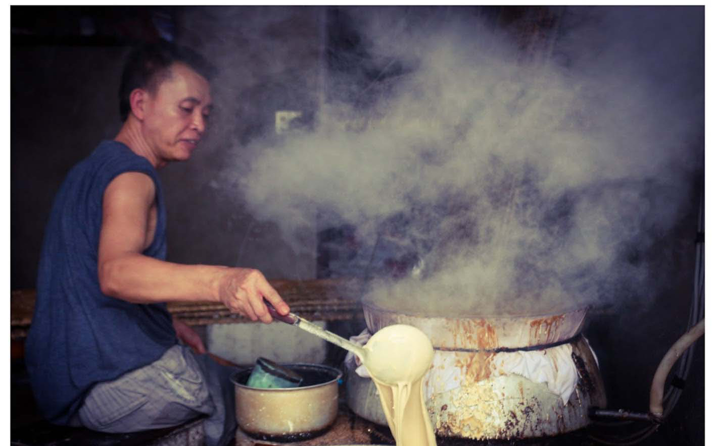 Bắc Giang: Nói không với phụ gia, đặc sản Thổ Hà hút khách gần xa 