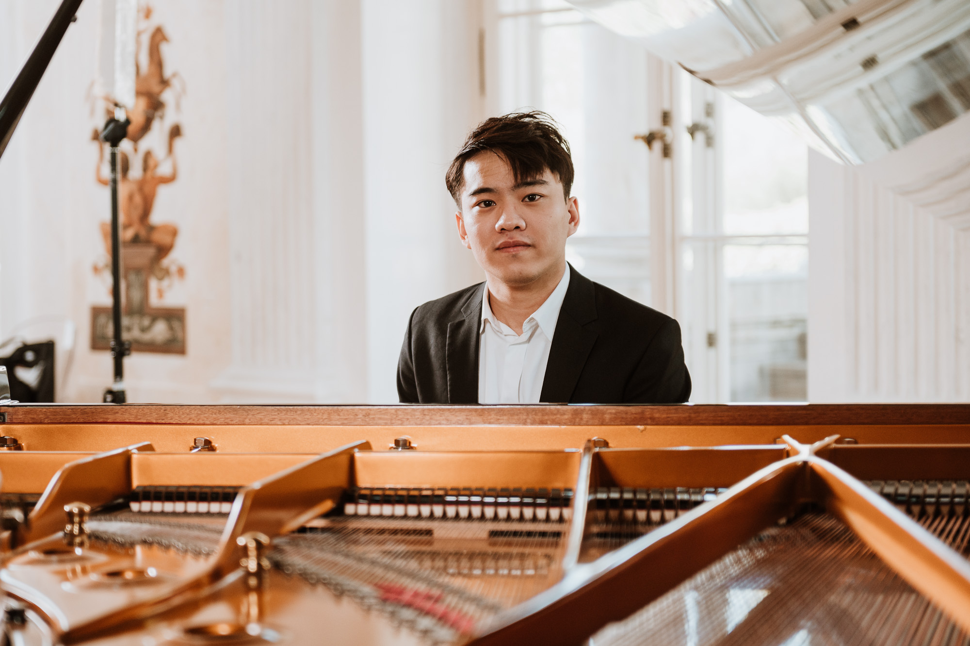 “Thần đồng piano” Nguyễn Việt Trung lọt chung kết cuộc thi piano lớn nhất thế giới F. Chopin - Ảnh 1.