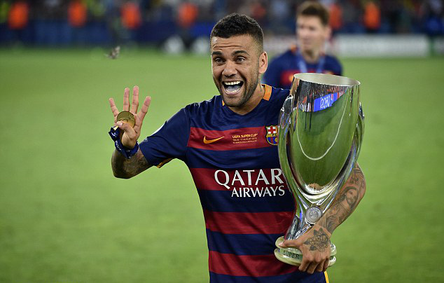 Dani Alves: Chiến binh tuổi 38, Ông vua danh hiệu và giấc mơ chinh phục Olympic - Ảnh 2.