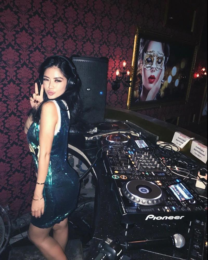 Nữ DJ gốc Việt xinh đẹp, nóng bỏng và bước chuyển mình 