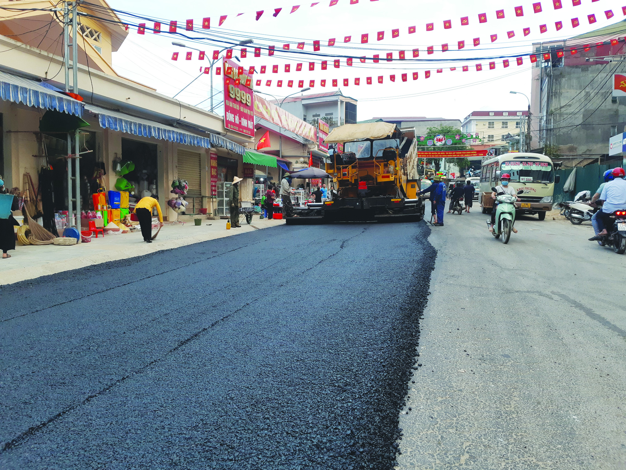 Xín Mần vượt khó hoàn thành  tiêu chí giao thông  trong xây dựng nông thôn mới - Ảnh 3.