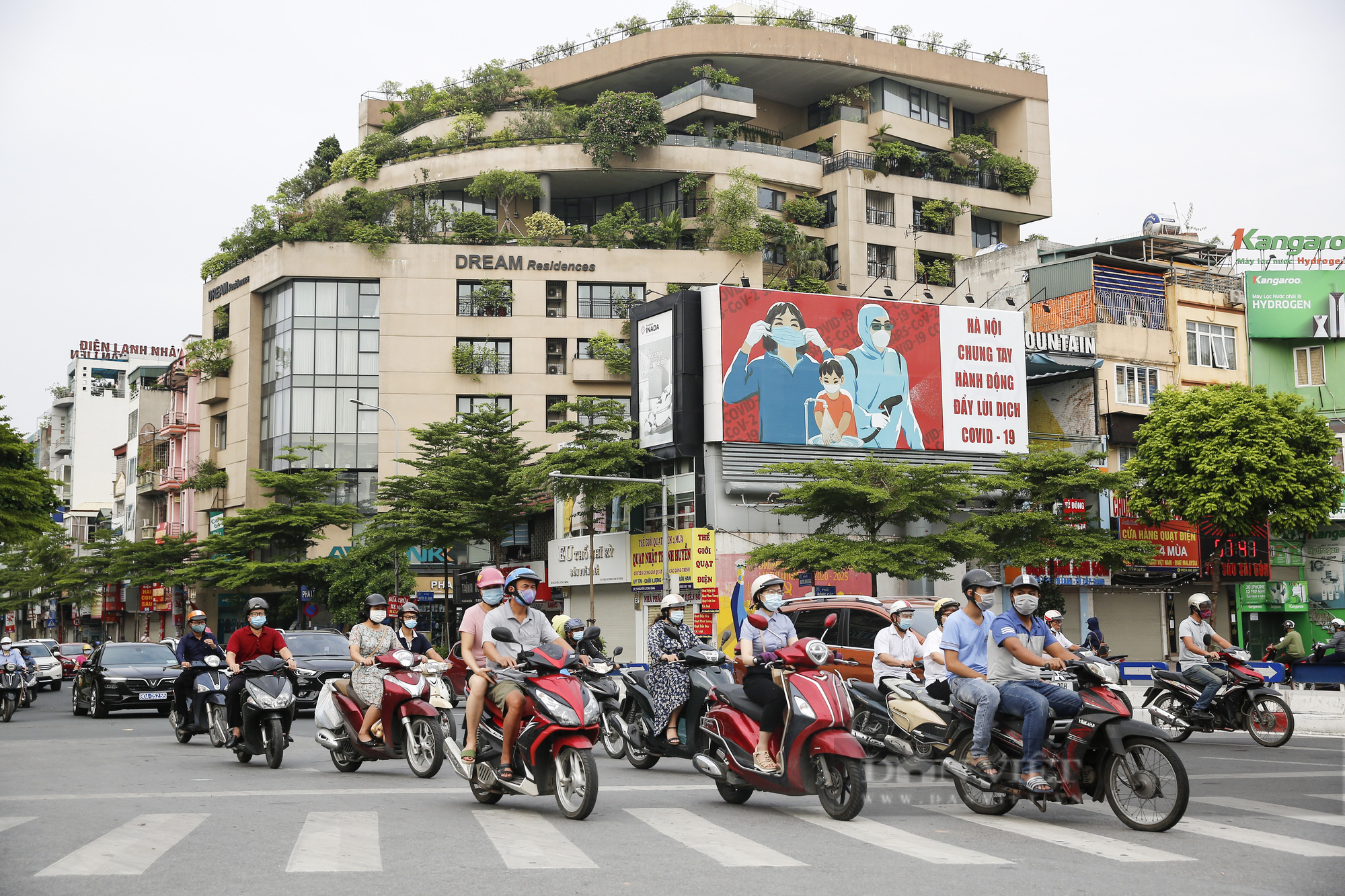 Giao thông tại Hà Nội thông thoáng trong giờ cao điểm đầu tuần - Ảnh 7.