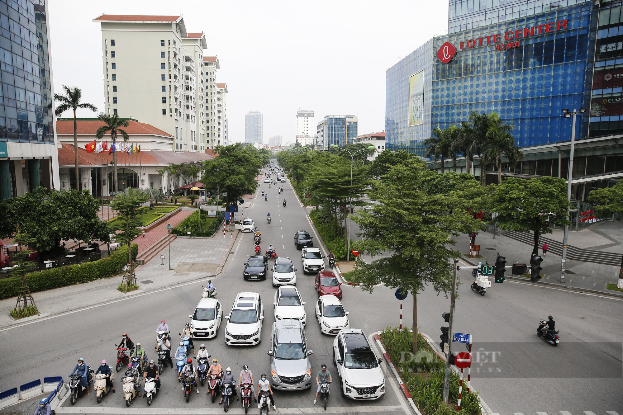 Giao thông tại Hà Nội thông thoáng trong giờ cao điểm đầu tuần - Ảnh 13.